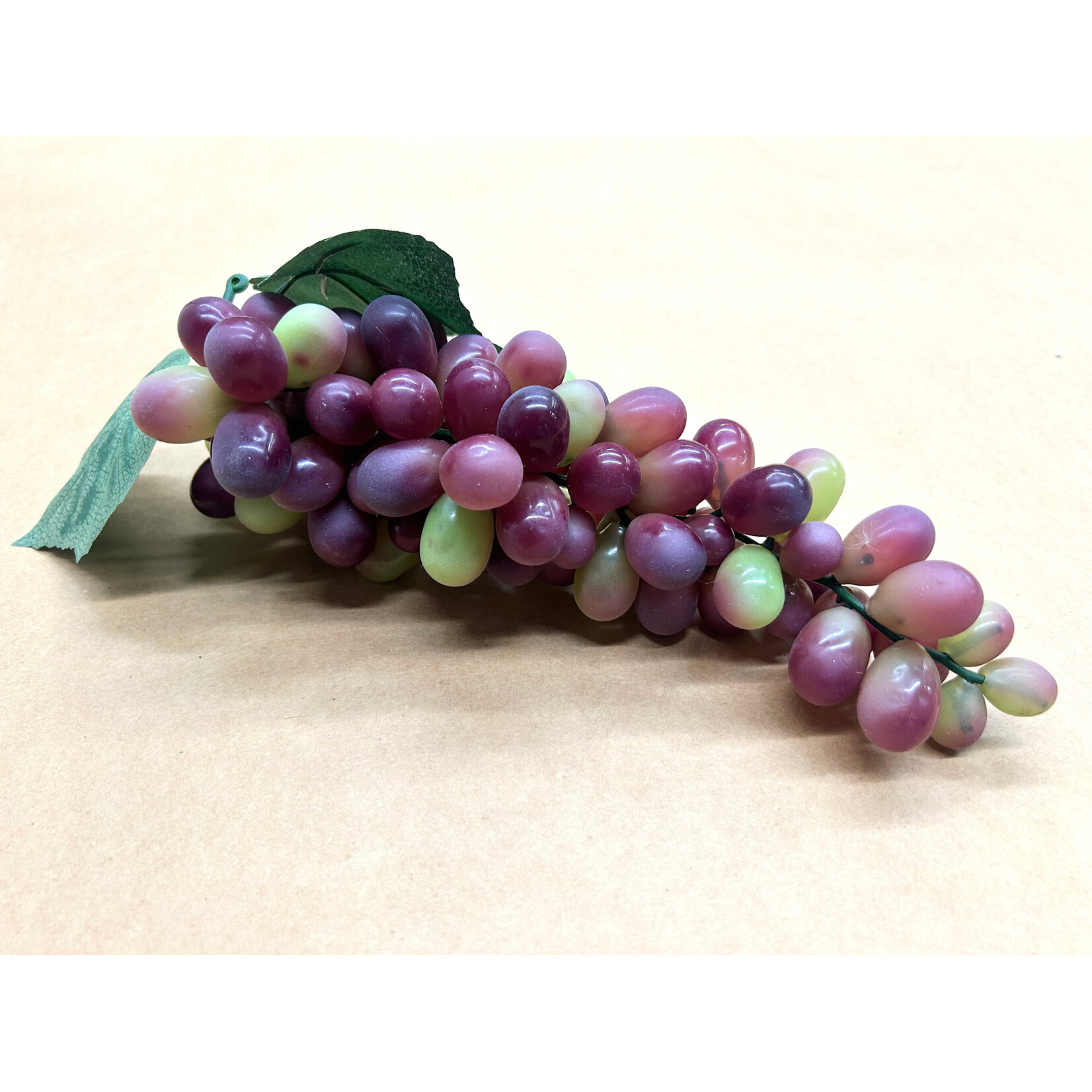 10" LADY FINGER GRAPES ROSE GREEN