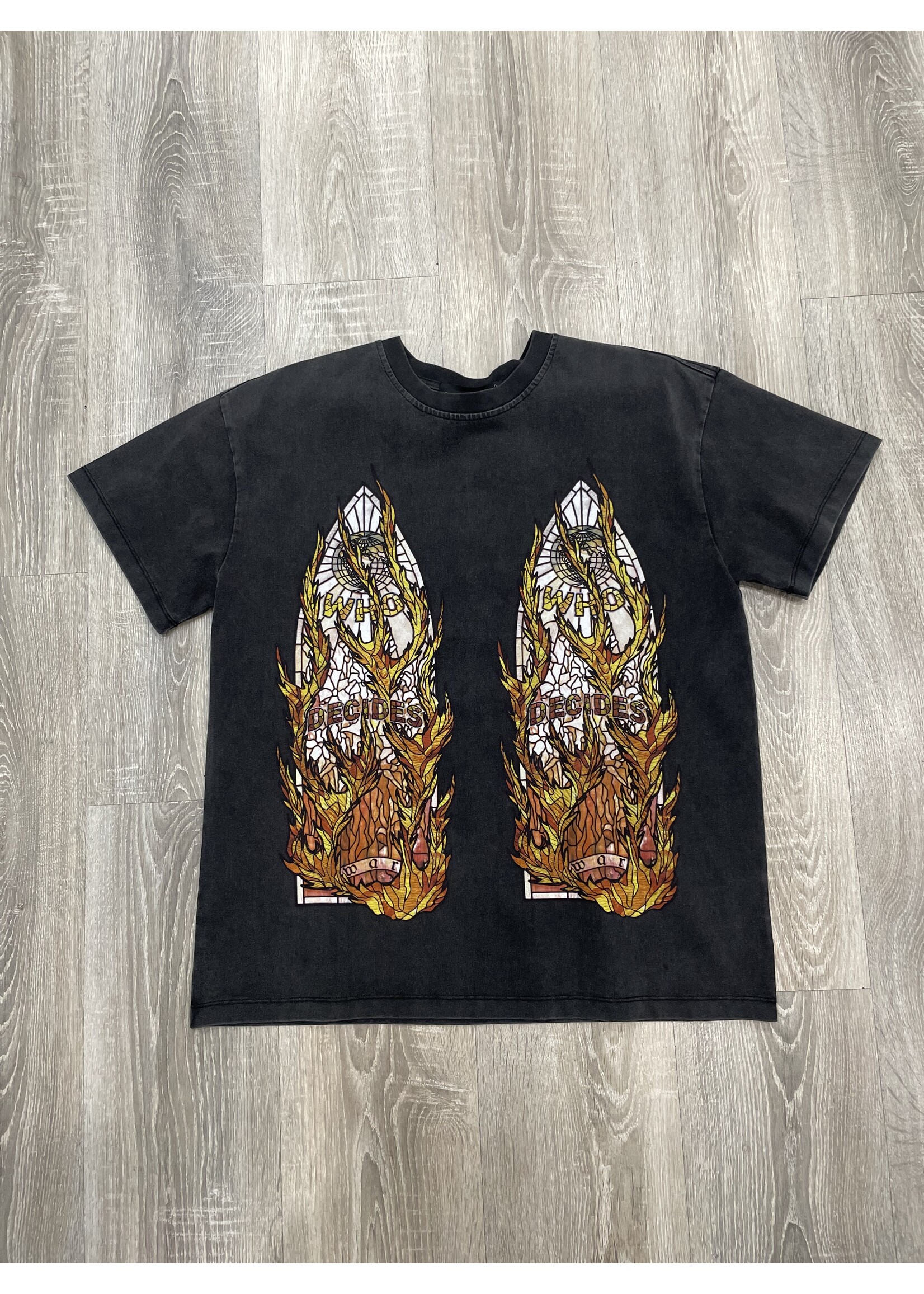 Who decides war anvil T-shirt