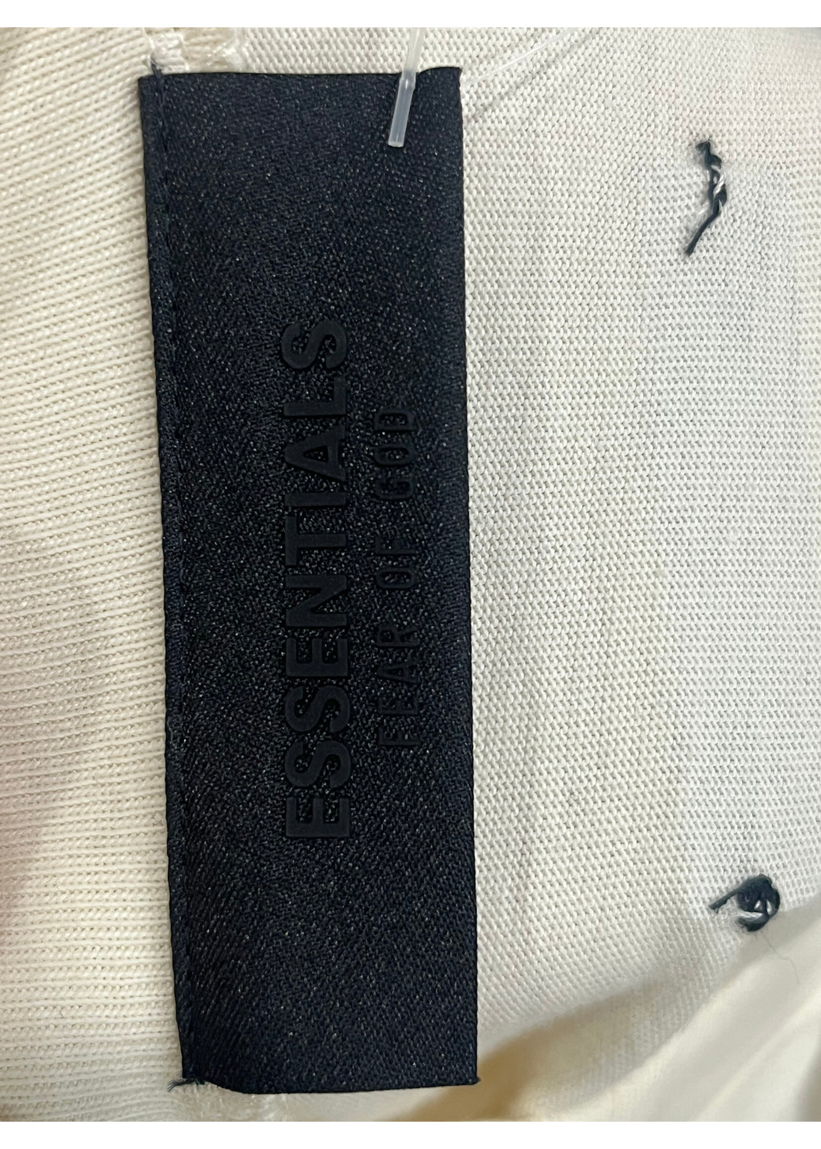 t-shiert essentials blanc et mauve