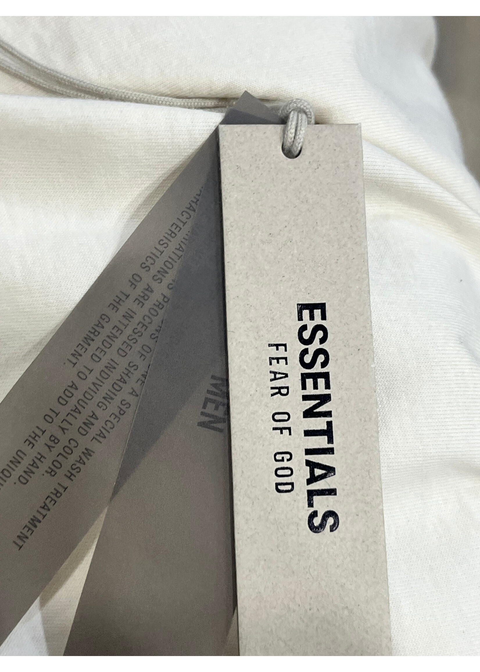 t-shiert essentials blanc et mauve