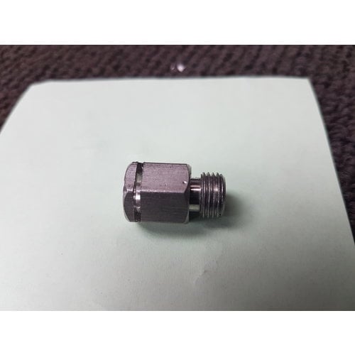 Magnetic valve connector