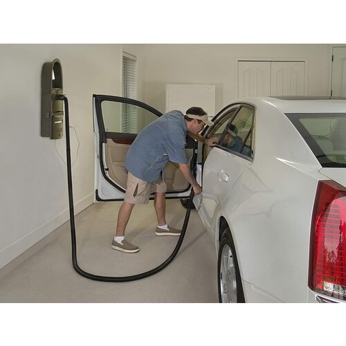 InterVac Garage Vac avec kit d'accessoires et boyau de 35 pieds