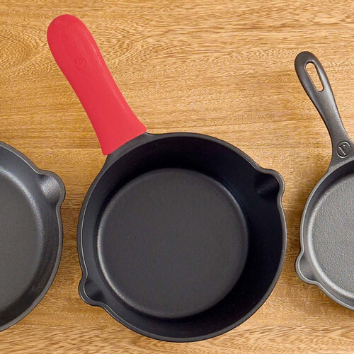 Danesco Petit couvre poignée de poêle en silicone 6235624RD Danesco Petit couvre poignée de poêle en silicone 6235624RD