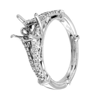 Antique Style Engagement Ring