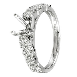 Diamond Engagement Ring with 8 Side Stones