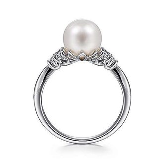 Cultured Pearl and Diamond Cluster Ring