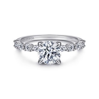 Round Diamond Engagement Ring