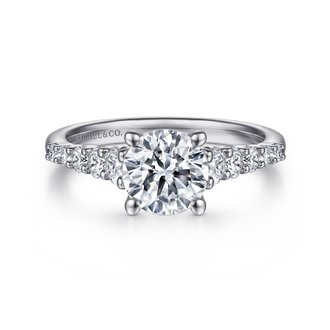 Round Diamond Engagement Ring