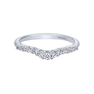Shared Prong Diamond Wedding Band