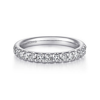 Round Diamond Wedding Band