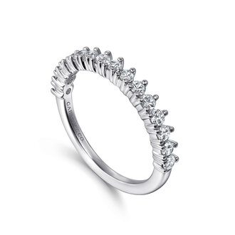 3-Prong Diamond Wedding Band