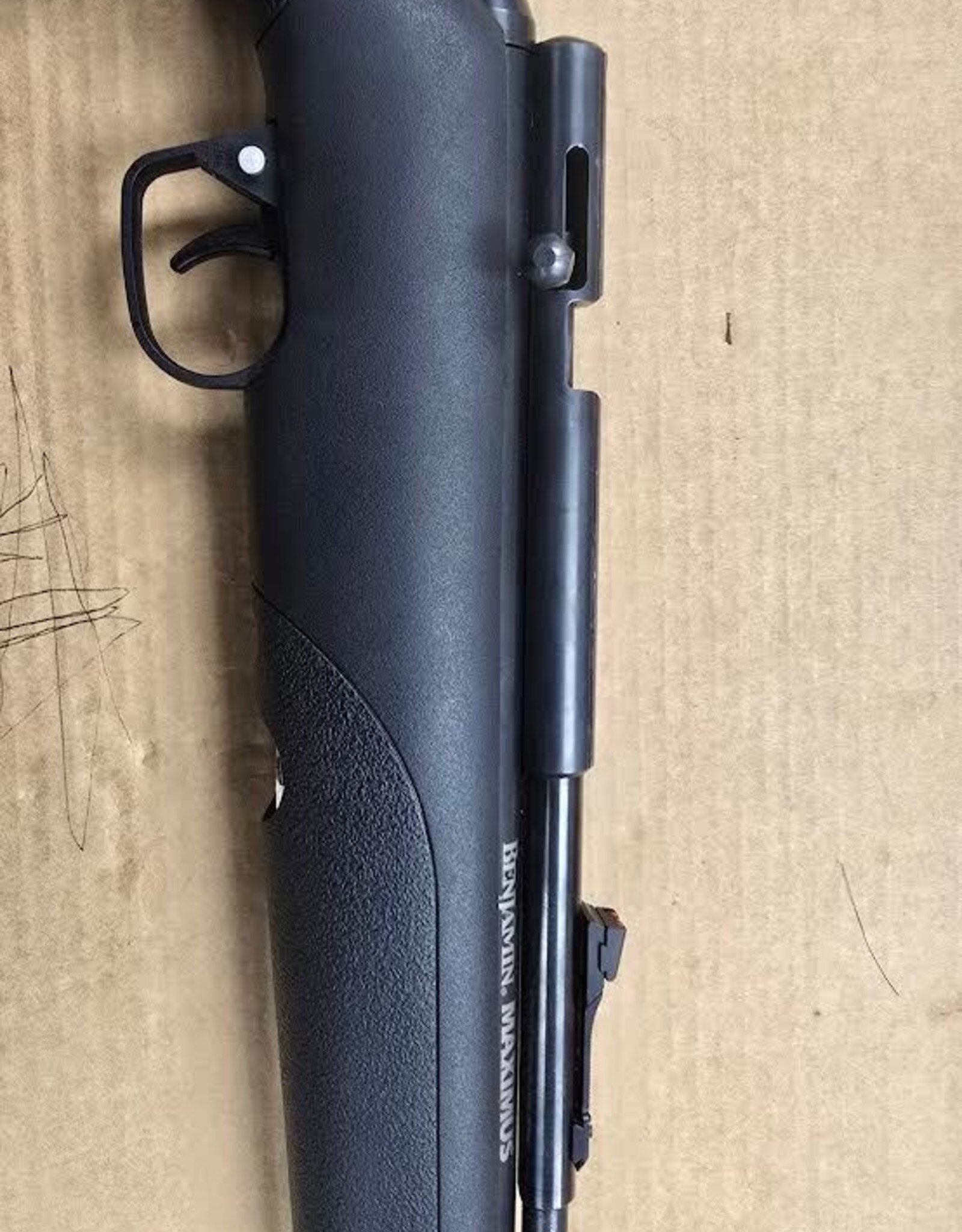 Benjamin **PRE-OWNED** BENJAMIN MAXIMUS .22CAL PCP AIR RIFLE