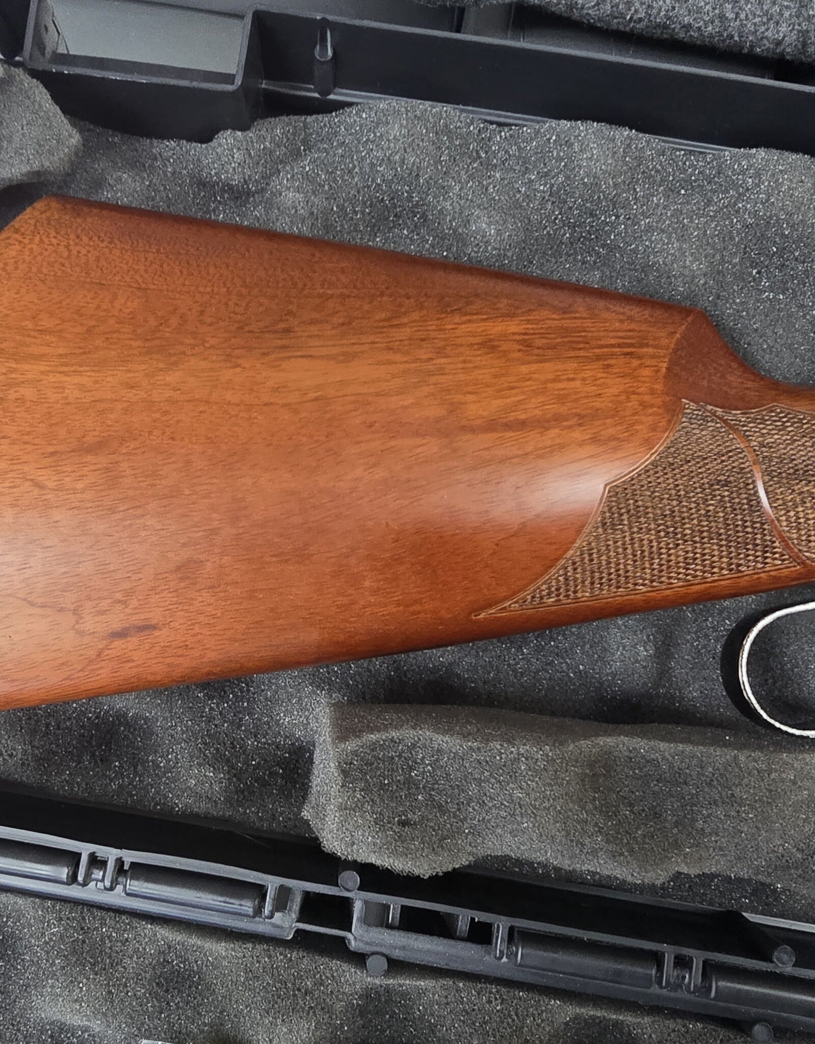 **PRE-OWNED** SENECA SUMATRA .25cal PCP AIR RIFLE