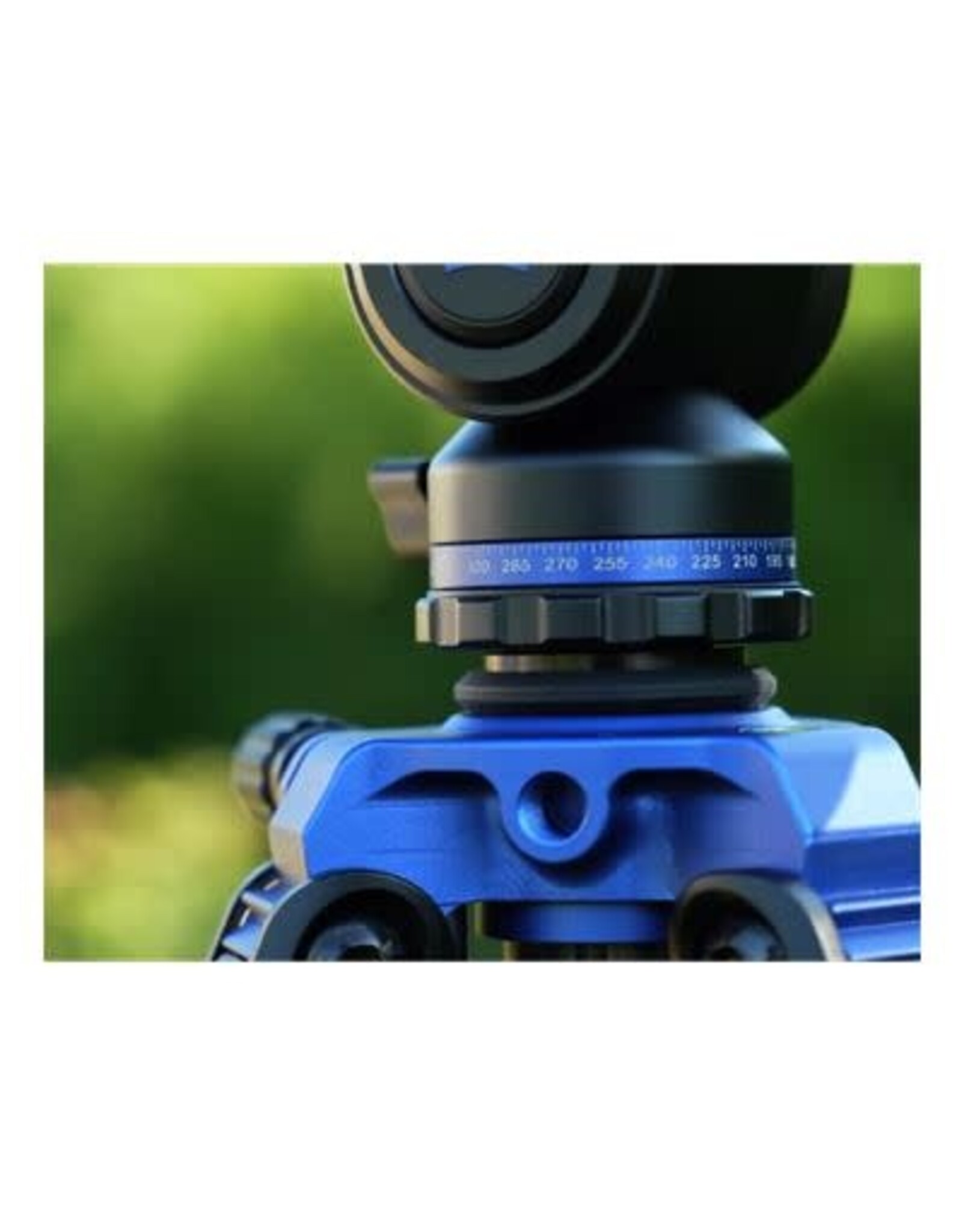 ZEISS - Sport Optics - Scopes and Binoculars ZEISS Pro-Series Universal Tripod Kit: 3/8-inch thread-on fluid head with extendable handle.  Extended twist-lock system, 3-section carbon fiber legs (36/32/28 mm diameter)