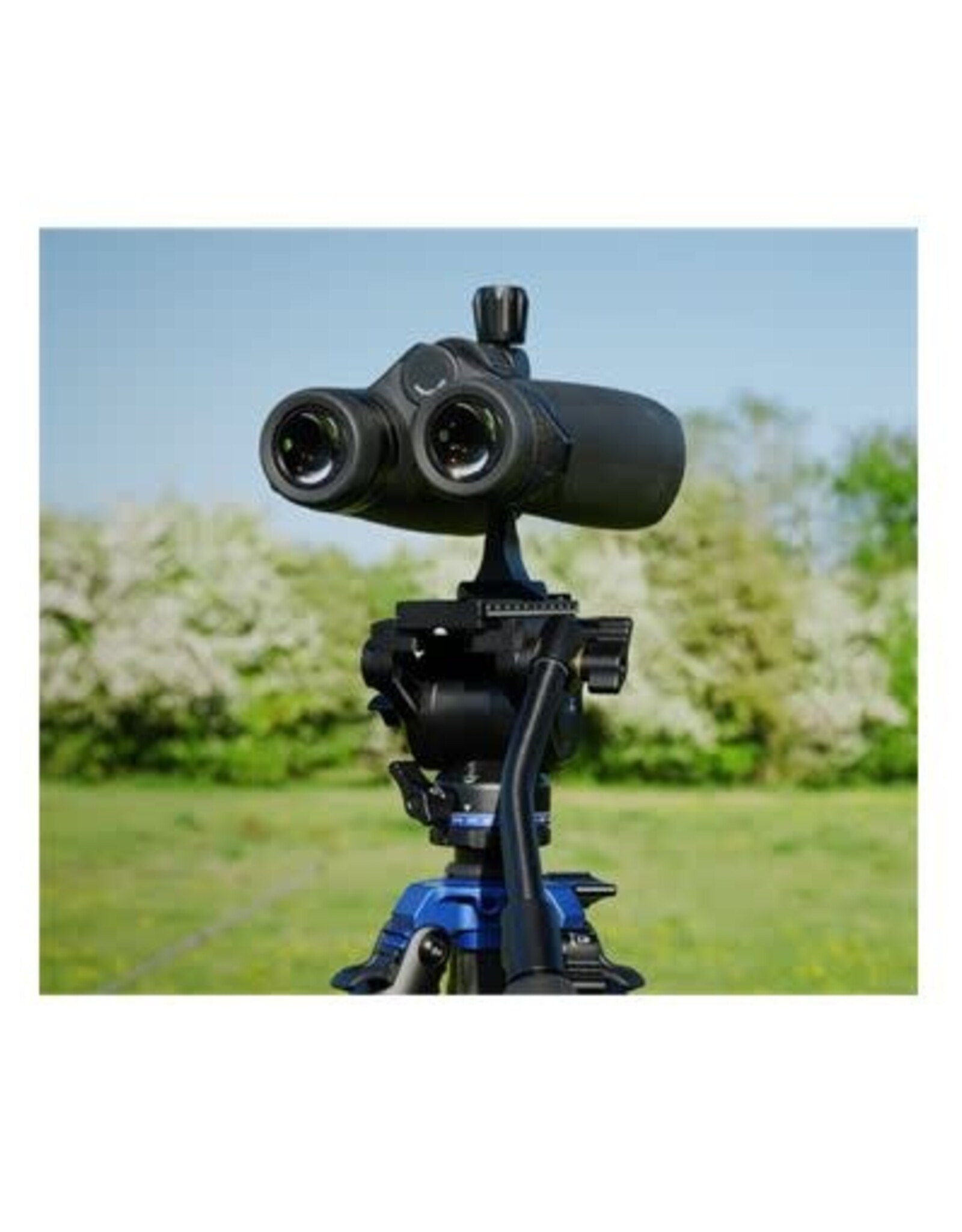 ZEISS - Sport Optics - Scopes and Binoculars ZEISS Pro-Series Lightweight Tripod Kit: 3/8-inch thread-on fluid head with extendable handle.  Extended twist-lock system, 3-section carbon fiber legs (28/25/22 mm dia.) and neoprene pads.