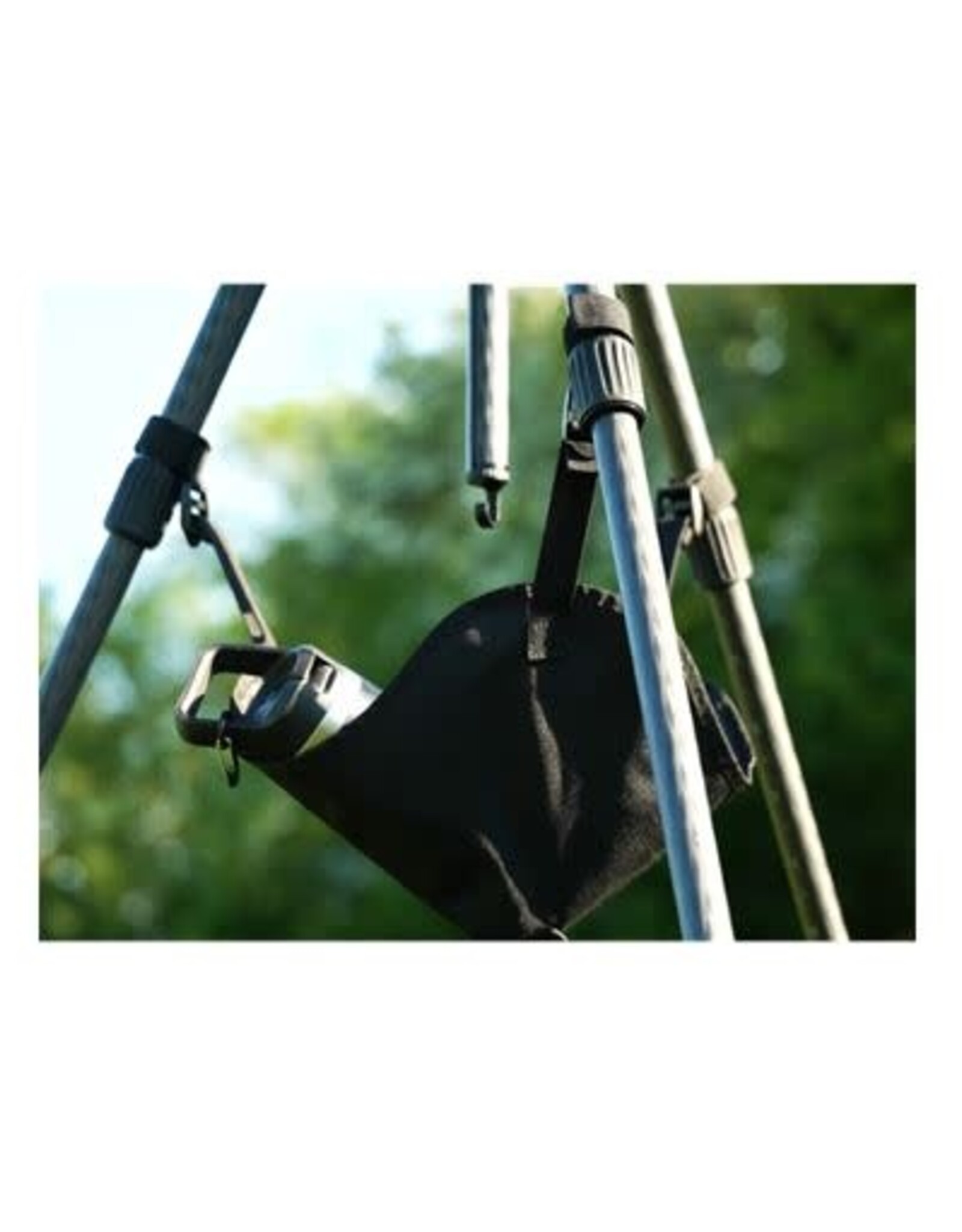 ZEISS - Sport Optics - Scopes and Binoculars ZEISS Pro-Series Lightweight Tripod Kit: 3/8-inch thread-on fluid head with extendable handle.  Extended twist-lock system, 3-section carbon fiber legs (28/25/22 mm dia.) and neoprene pads.