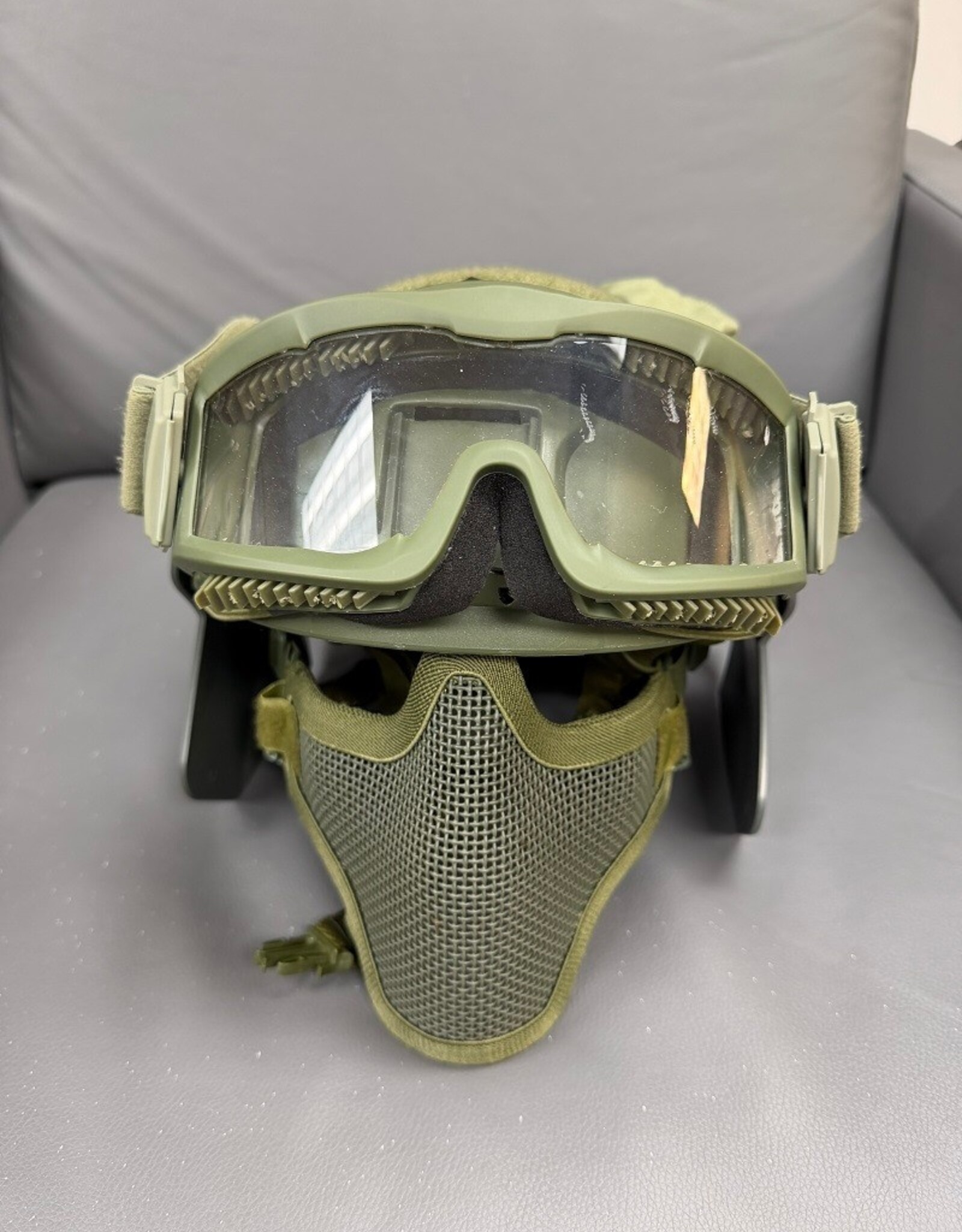 Umarex **PRE-OWNED** HK G36 C ELITE 6mm BB w/ Helmet