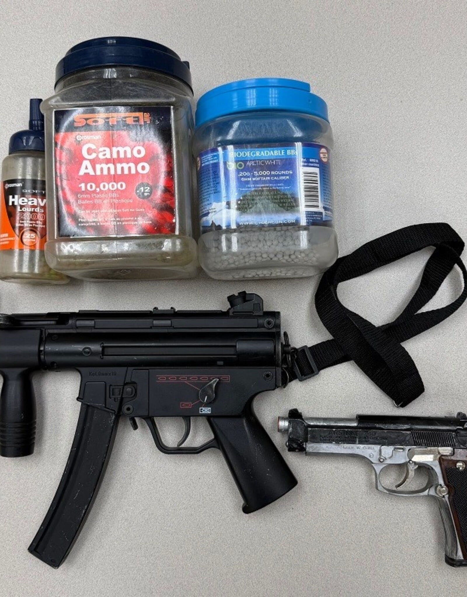 **PRE-OWNED** MP5 & AIRSTRIKE 240 AIRSOFT BB