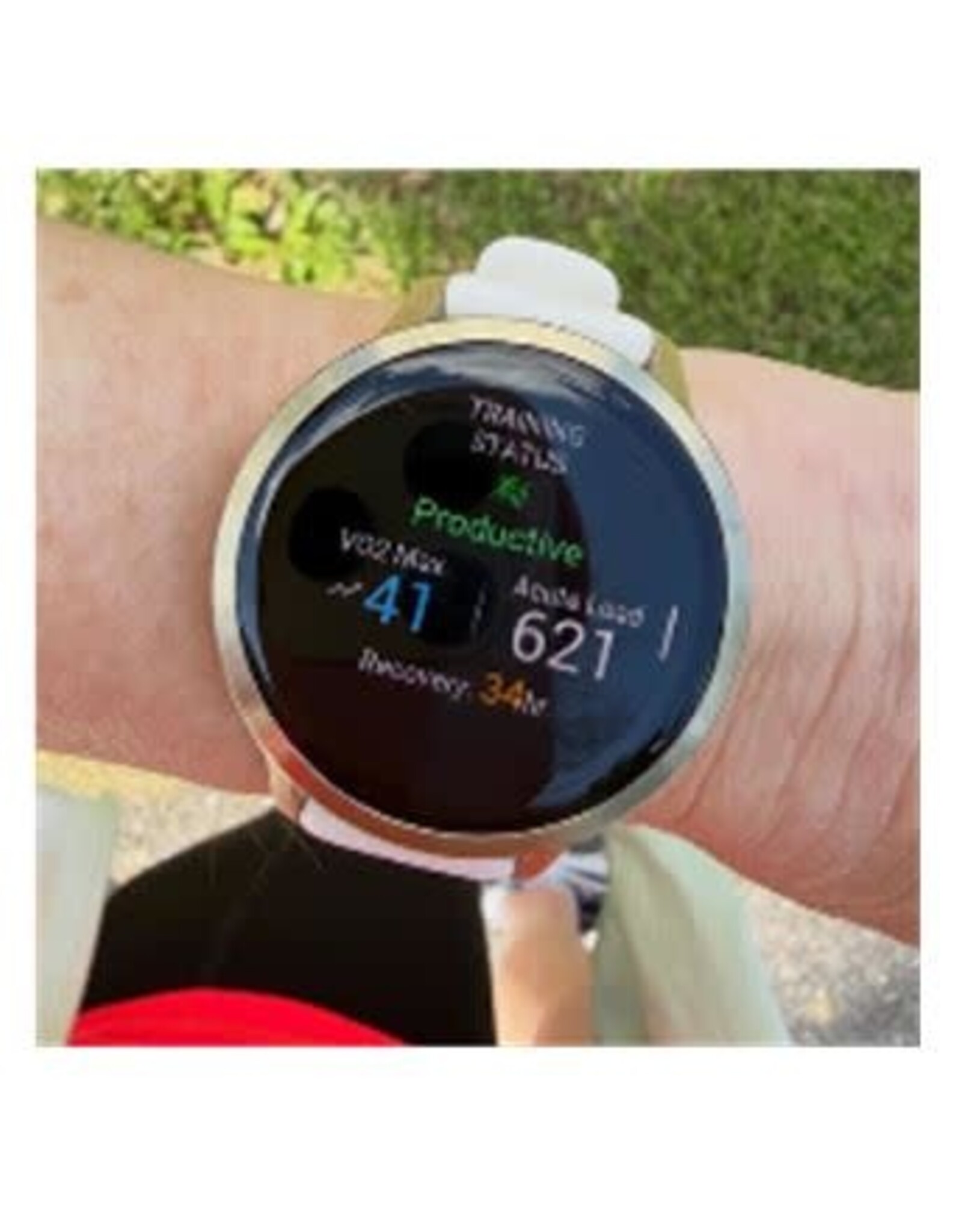 Garmin Venu® 4 – 41 mm - Lunar Gold with Bone Silicone & Light Sand Leather Band