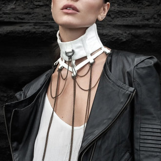 JAN HILMER Swan Collar With Chains