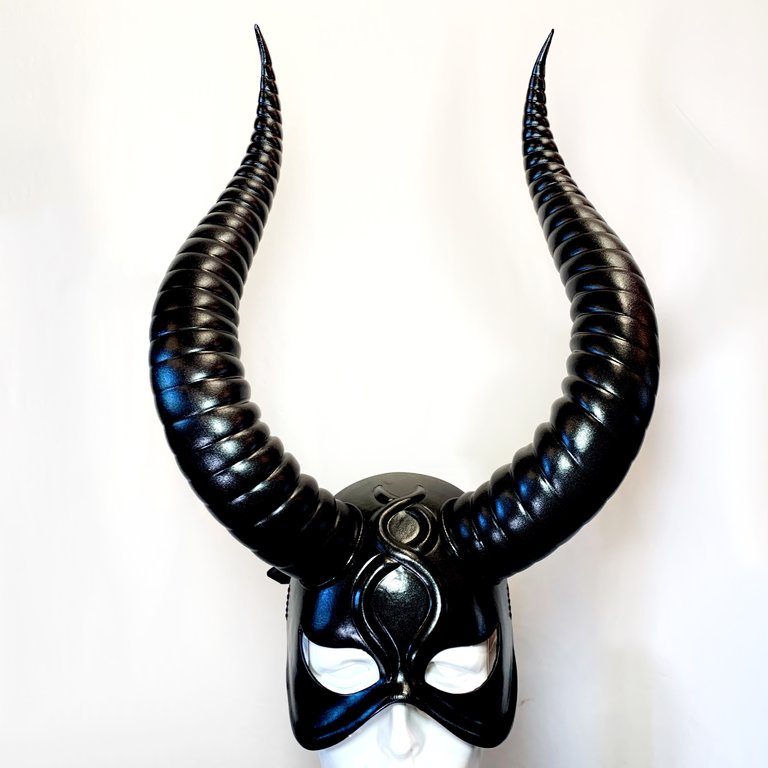 CECILIO LEATHER DESIGNS Big Horns Face Mask