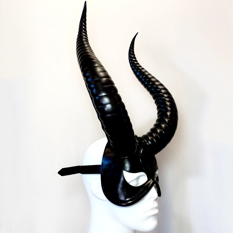 CECILIO LEATHER DESIGNS Big Horns Face Mask