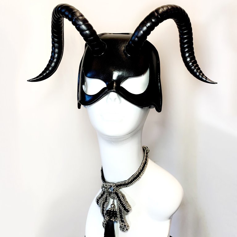 CECILIO LEATHER DESIGNS Curved Horns Ram Face Mask