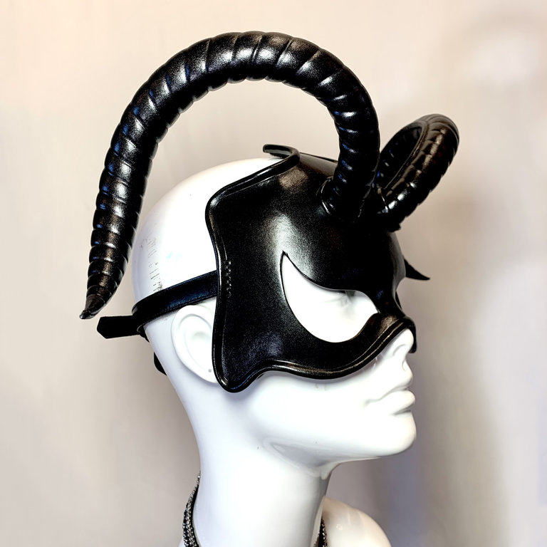 CECILIO LEATHER DESIGNS Curved Horns Ram Face Mask