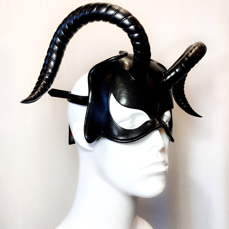 CECILIO LEATHER DESIGNS Curved Horns Ram Face Mask