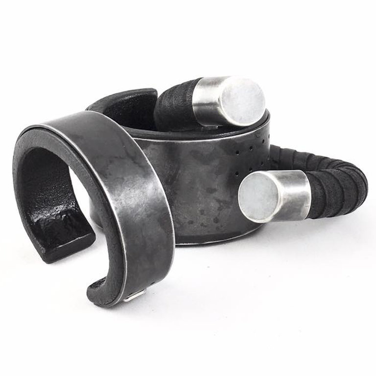 WILDHORN 2.5 cm Leather & Oxidized Steel Cuff