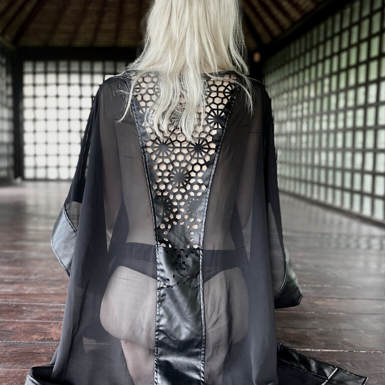 CYBERESQUE Blackmoon Kimono