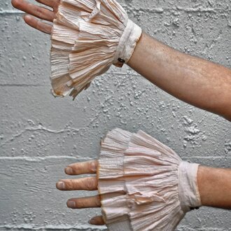 FIVE & DIAMOND Ruffled Dandy Cuffs-Cotton FIVE & DIAMOND Ruffled Dandy Cuffs-Cotton