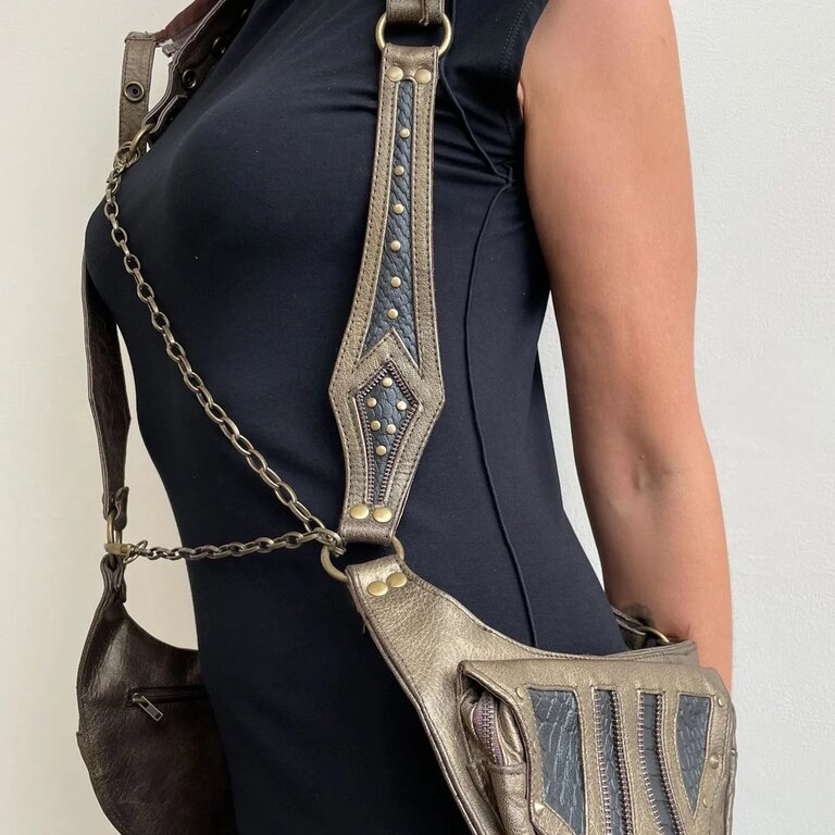 HIPSTIRR Sapphire Hooded Holster