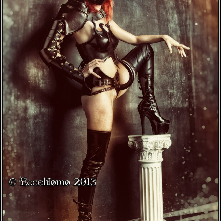 CECILIO LEATHER DESIGNS Chest Bustier