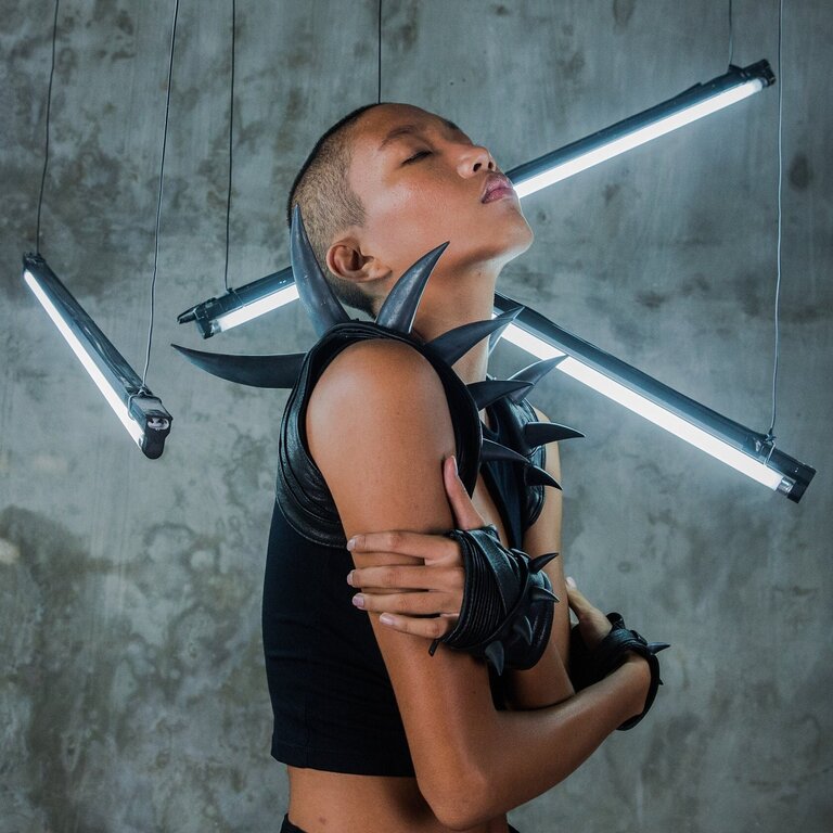 JUNGLE TRIBE Kross Kombat 2.0 Spiked Gloves