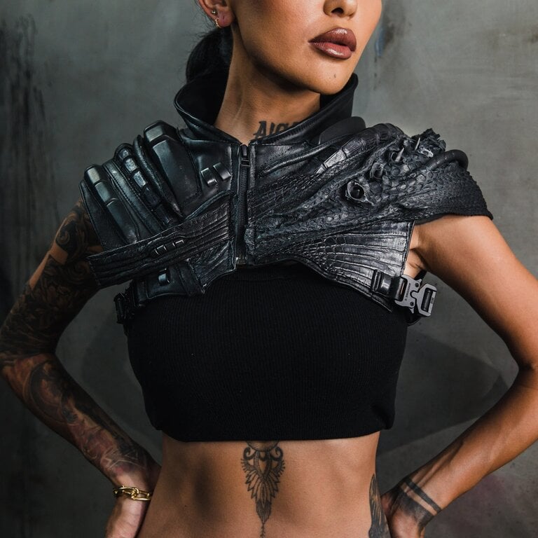 JUNGLE TRIBE Nightmare Deception Cropped Vest