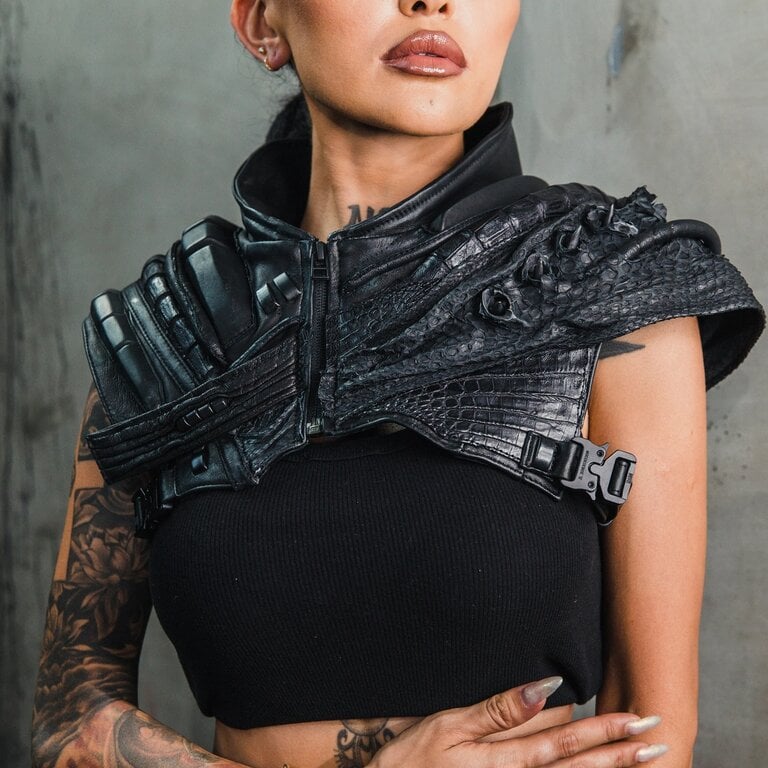 JUNGLE TRIBE Nightmare Deception Cropped Vest