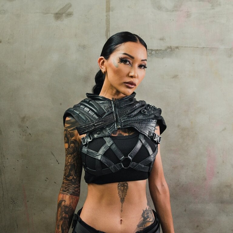 JUNGLE TRIBE Nightmare Deception Cropped Vest