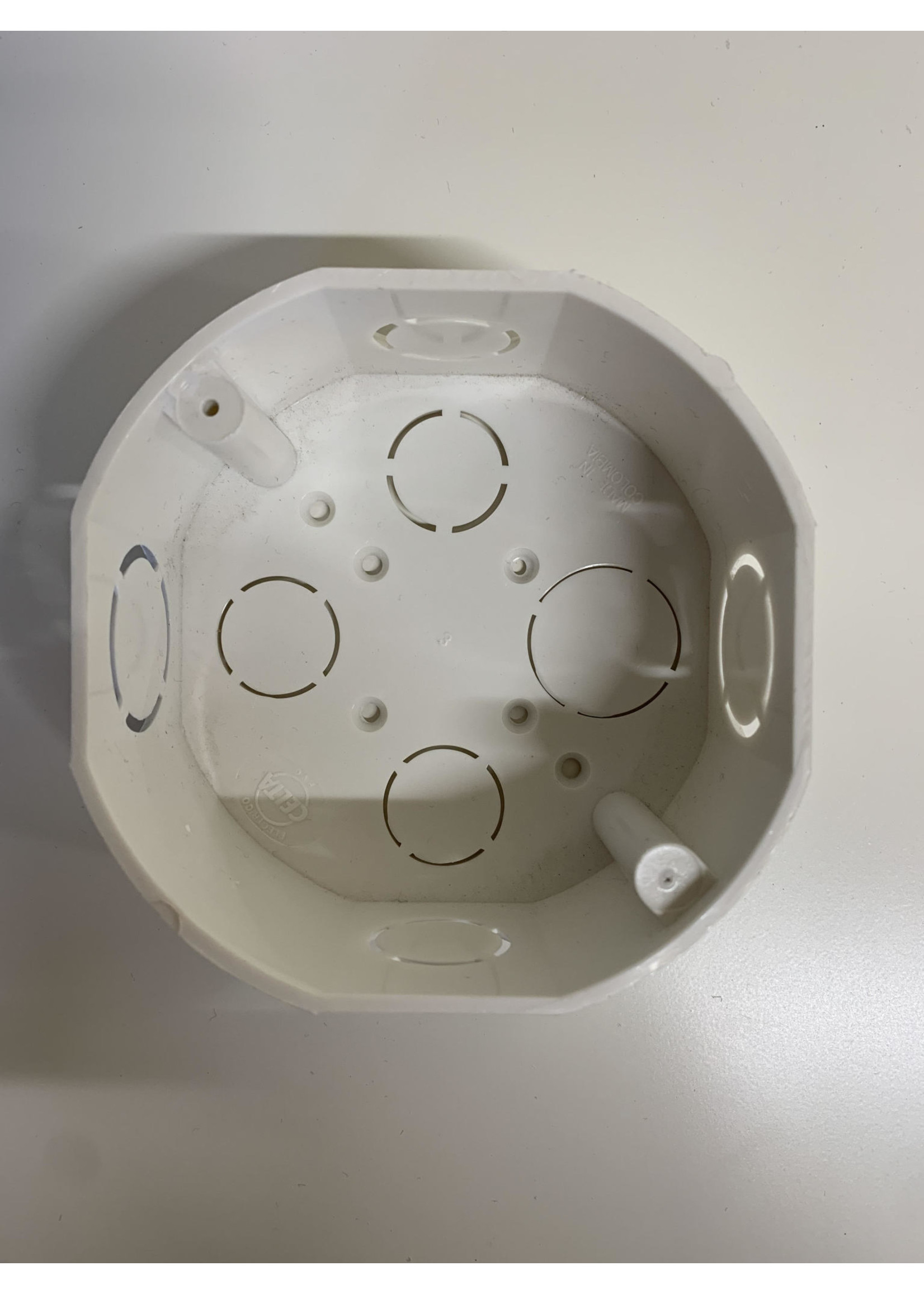 OCTAGONAL PVC BOX 1/2" & 3/4" WHITE (4E-807030)