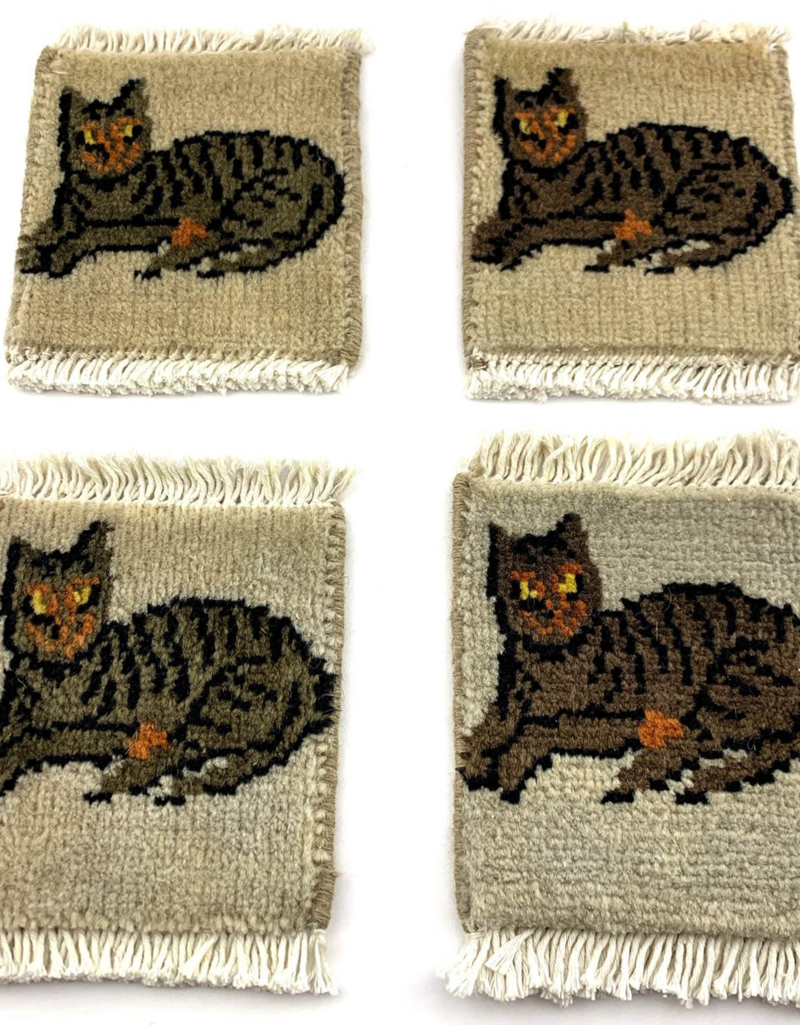 Bunyaad Pakistan Cat Relaxin' Mug Rug Grey