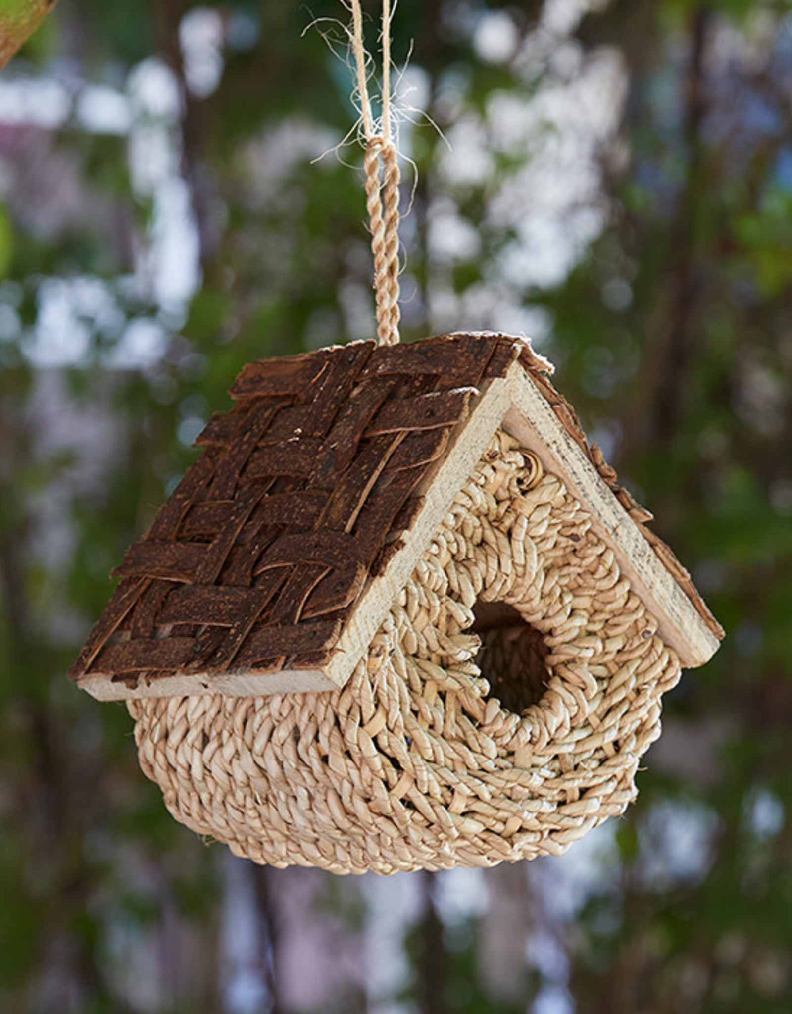 Serrv Basket Birdhouse