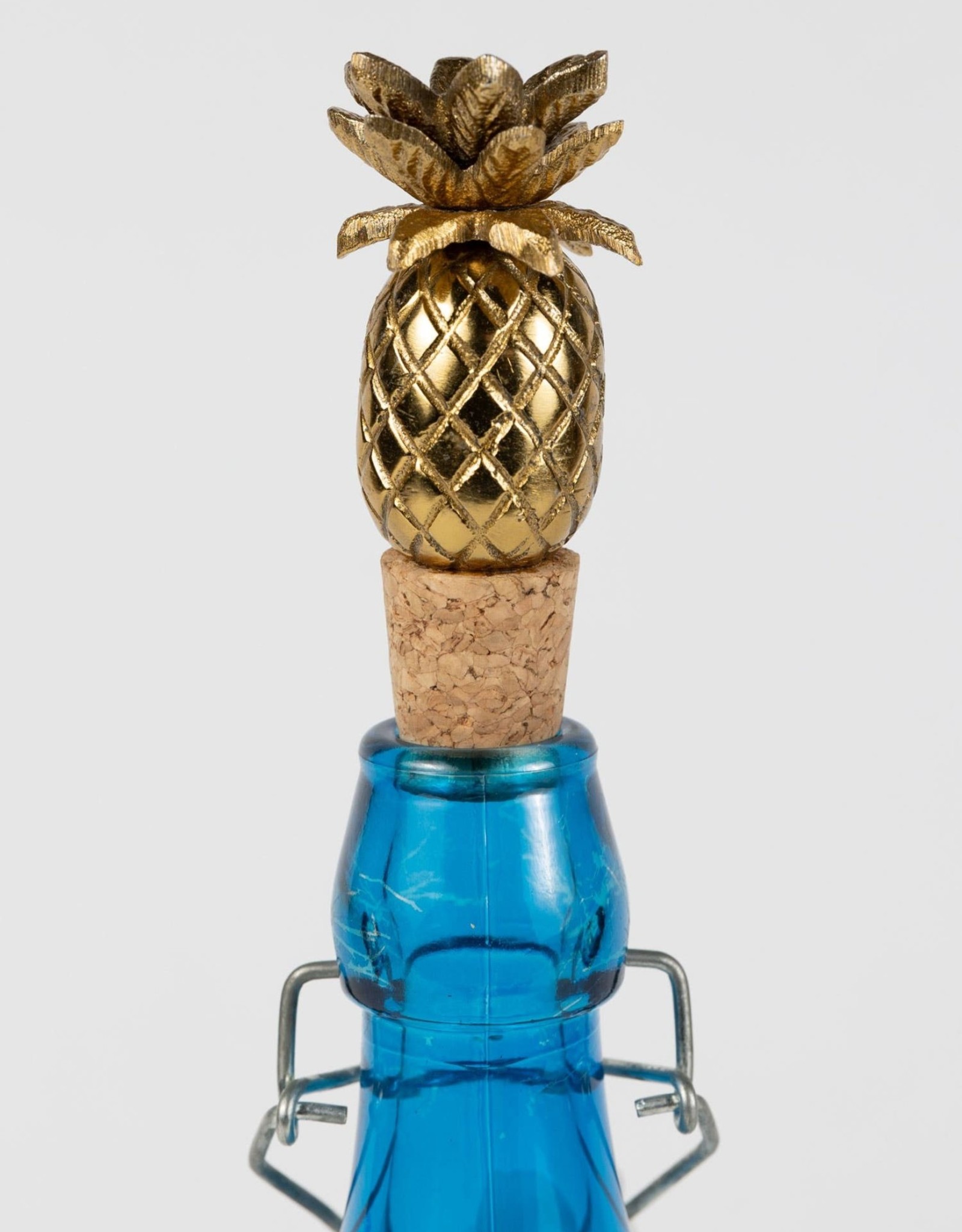 Serrv Pineapple Bottle Topper