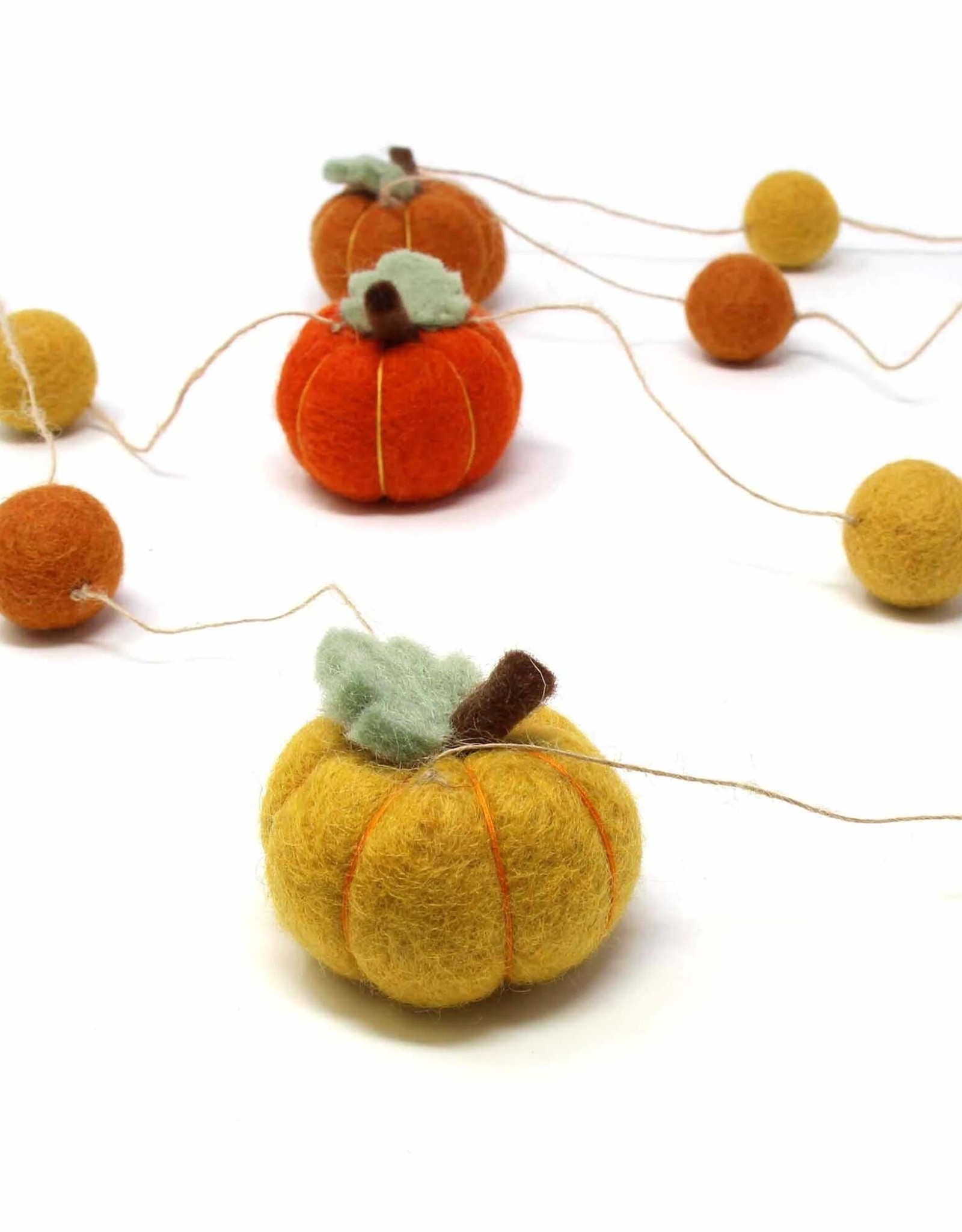 Global Crafts Pumpkin Felt Garland