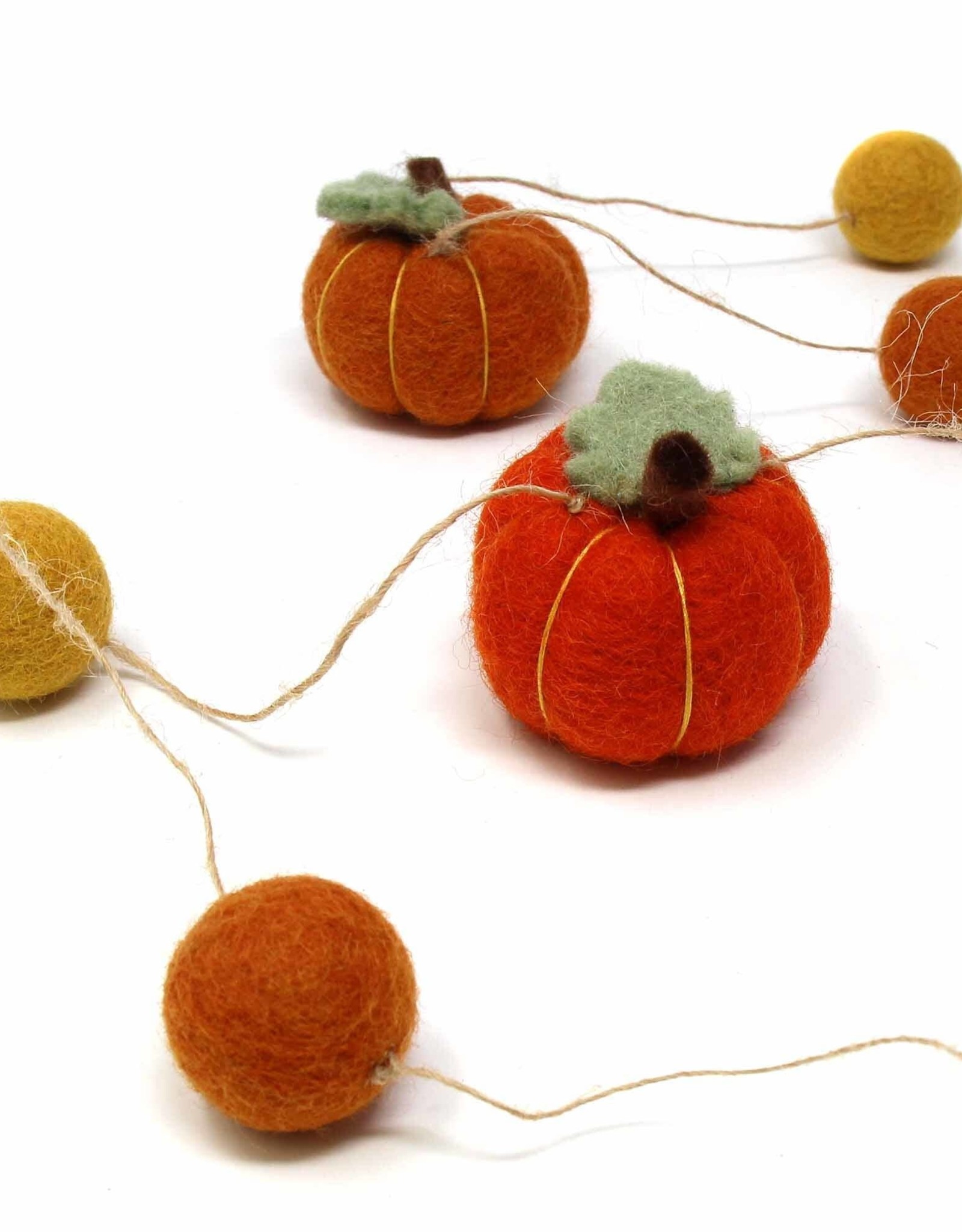 Global Crafts Pumpkin Felt Garland