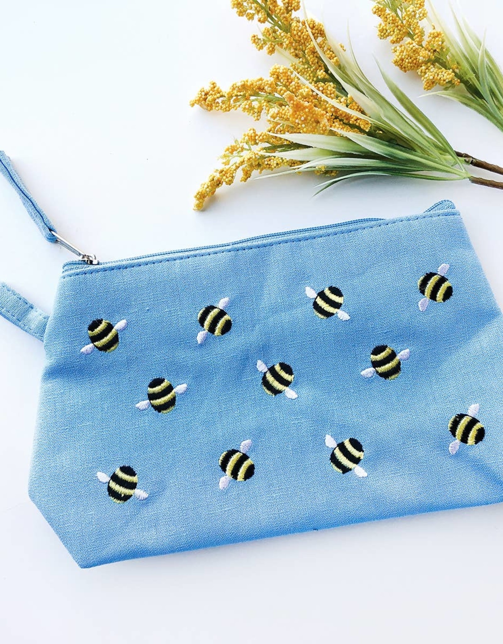 WorldFinds Bee Wash Bag