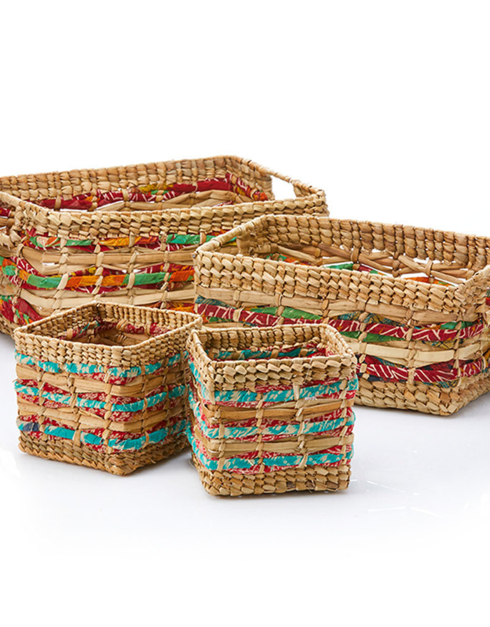 https://cdn.shoplightspeed.com/shops/639902/files/42351164/1600x2048x1/serrv-katra-sari-nesting-storage-baskets-small.jpg