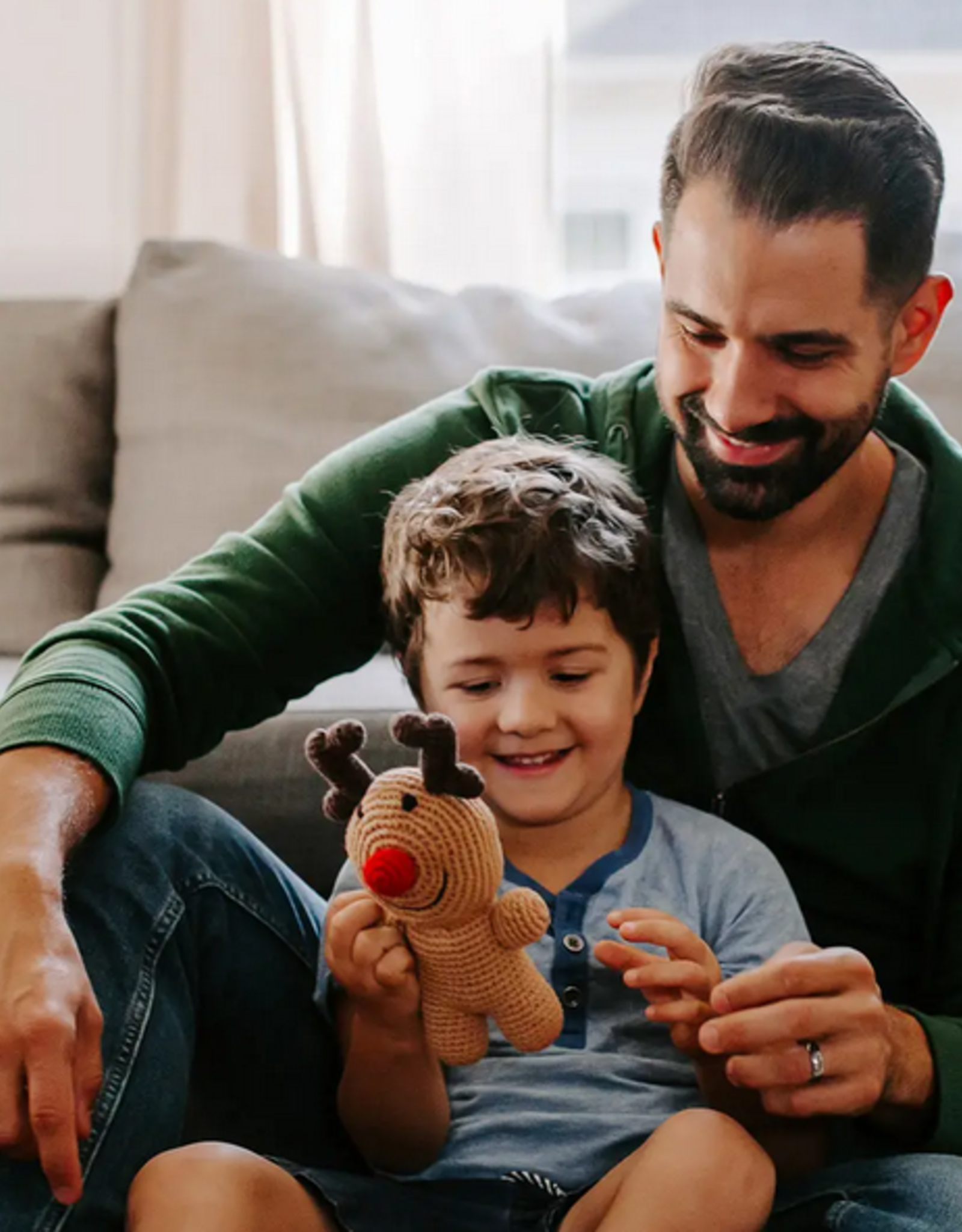 Pebble Rudolph Rattle