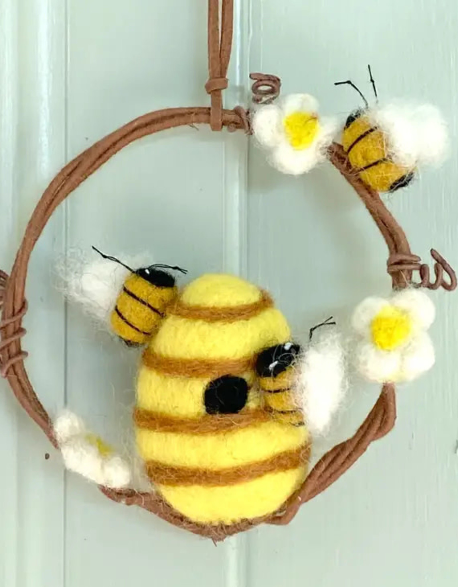 dZi Handmade Busy Bees Mini Wreath