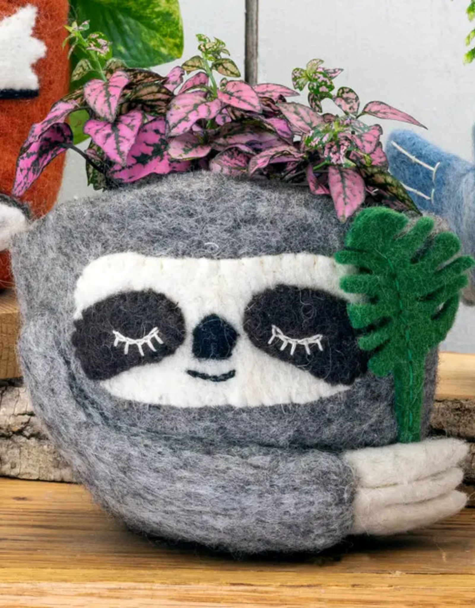 dZi Handmade Sloth Felt Planter