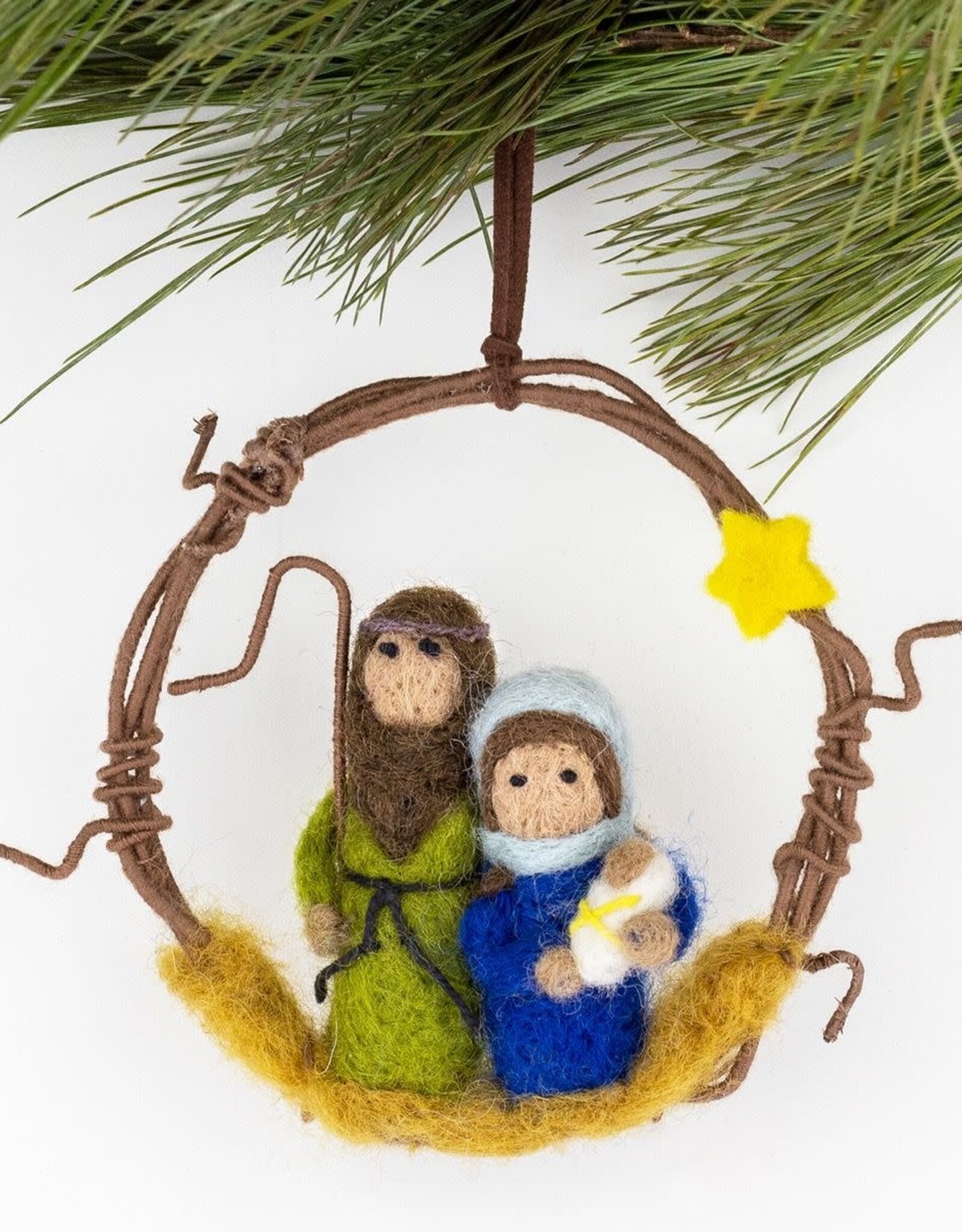 dZi Handmade Mini Nativity Wreath